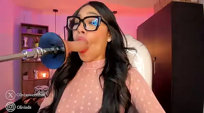 Snapshot of Olivia_ds chatting on 01/31/25, 04:03 Olivia ds online show from 01/31/25, 04:03