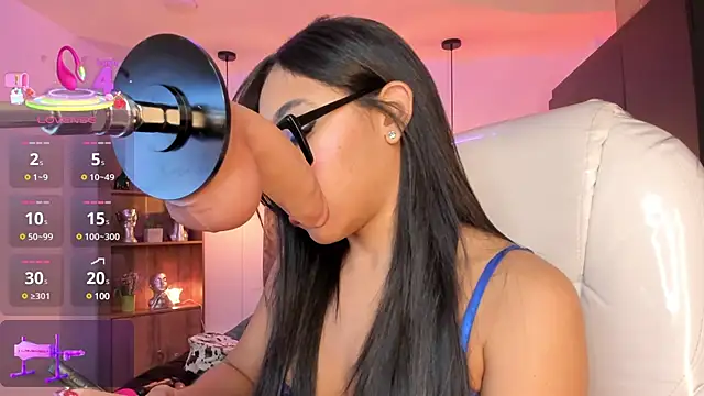 Snapshot of Olivia_ds chatting on 02/21/25, 04:18 Olivia ds online show from 02/21/25, 04:18