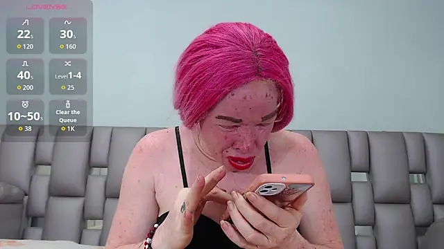 Kittywhiteass online show from 11/07/25, 01:16