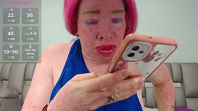 Kittywhiteass online show from 11/13/25, 07:29