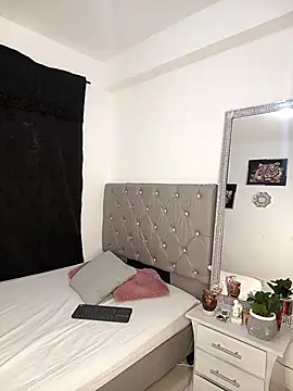 AmandaNordby  online show from 02/15/26, 10:03