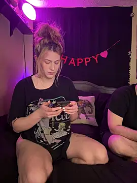 Snapshot of Mallorykoxx69 chatting on 03/23/25, 08:04 Mallorykoxx69 online show from 03/23/25, 08:04