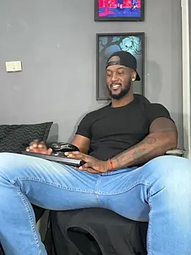 Snapshot of blackdrey18 chatting on 02/26/25, 01:41 blackdrey18 online show from 02/26/25, 01:41