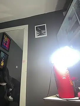 Snapshot of blackdrey18 chatting on 02/28/25, 03:15 blackdrey18 online show from 02/28/25, 03:15