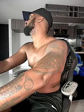 Snapshot of blackdrey18 chatting on 09/22/25, 04:53 blackdrey18 online show from 09/22/25, 04:53