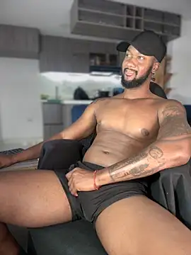 Snapshot of blackdrey18 chatting on 10/20/25, 02:28 blackdrey18 online show from 10/20/25, 02:28