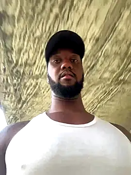 Snapshot of blackdrey18 chatting on 11/13/25, 12:48 blackdrey18 online show from 11/13/25, 12:48