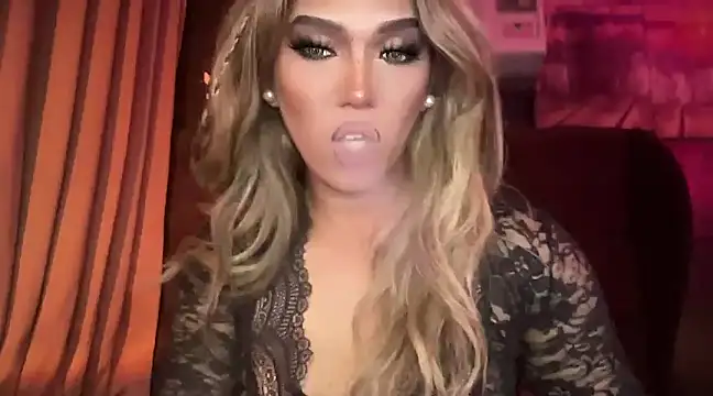 Snapshot of Lo_la_69 chatting on 12/10/24, 08:19 Lo la 69 online show from 12/10/24, 08:19