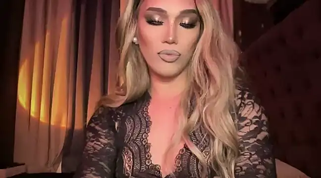 Snapshot of Lo_la_69 chatting on 12/14/24, 05:18 Lo la 69 online show from 12/14/24, 05:18