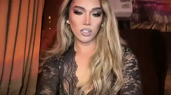 Snapshot of Lo_la_69 chatting on 12/16/24, 03:40 Lo la 69 online show from 12/16/24, 03:40