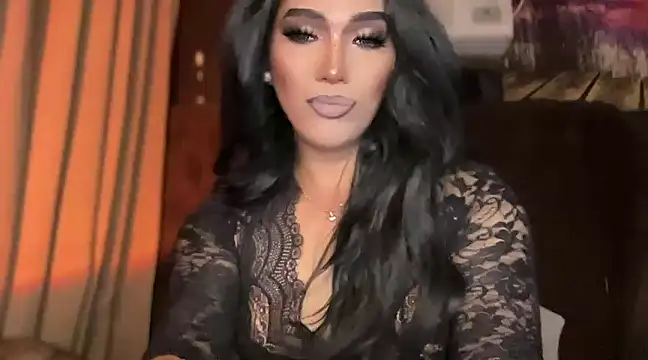 Snapshot of Lo_la_69 chatting on 12/24/24, 06:00 Lo la 69 online show from 12/24/24, 06:00