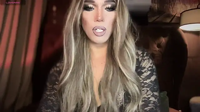 Snapshot of Lo_la_69 chatting on 09/18/25, 05:31 Lo la 69 online show from 09/18/25, 05:31