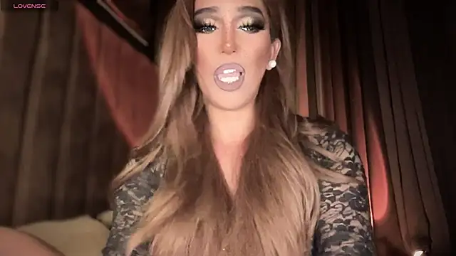 Snapshot of Lo_la_69 chatting on 10/12/25, 06:56 Lo la 69 online show from 10/12/25, 06:56