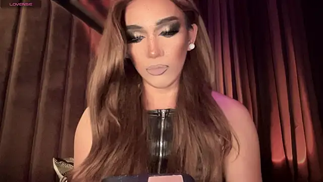 Snapshot of Lo_la_69 chatting on 10/29/25, 03:53 Lo la 69 online show from 10/29/25, 03:53