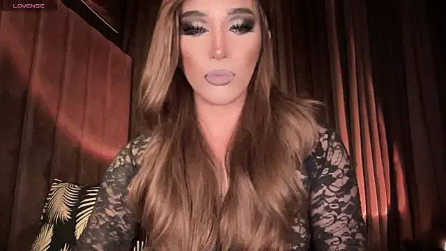 Snapshot of Lo_la_69 chatting on 11/11/25, 03:17 Lo la 69 online show from 11/11/25, 03:17