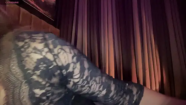 Snapshot of Lo_la_69 chatting on 11/15/25, 03:37 Lo la 69 online show from 11/15/25, 03:37