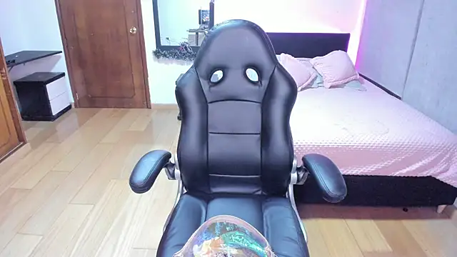 Snapshot of yesie_hot chatting on 01/10/25, 02:25 yesie hot online show from 01/10/25, 02:25