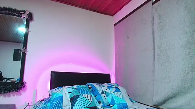 Snapshot of yesie_hot chatting on 01/26/25, 12:05 yesie hot online show from 01/26/25, 12:05