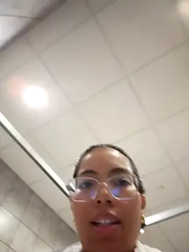 Snapshot of SheenaBrooke chatting on 10/31/25, 03:57 SheenaBrooke online show from 10/31/25, 03:57