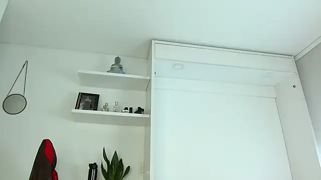 Robyn Miller online show from 09/18/25, 01:35