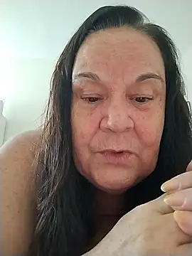 Snapshot of Yaya_Mineira chatting on 01/19/26, 03:27 Yaya Mineira online show from 01/19/26, 03:27