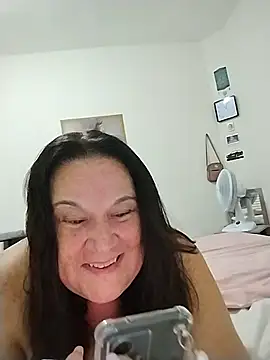 Snapshot of Yaya_Mineira chatting on 02/22/26, 02:02 Yaya Mineira online show from 02/22/26, 02:02