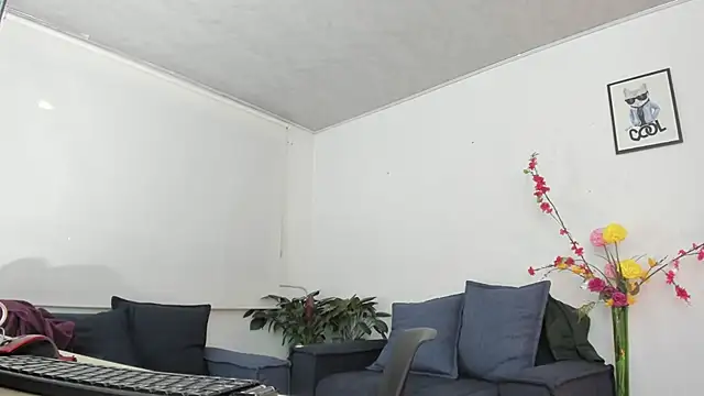 Snapshot of alicia_rouusel chatting on 11/05/25, 12:32 alicia rouusel online show from 11/05/25, 12:32