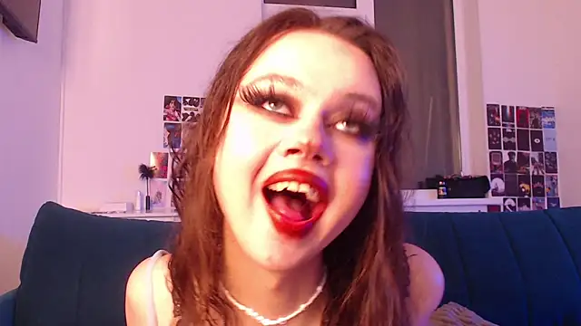 Snapshot of ursula_davis chatting on 12/20/24, 06:35 ursula davis online show from 12/20/24, 06:35