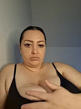 mihaelaa online show from 10/22/25, 03:01