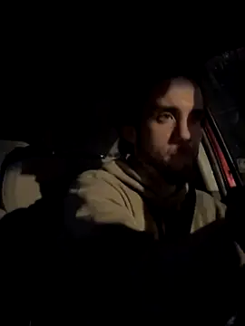 KcCumz19 online show from 11/28/25, 09:56