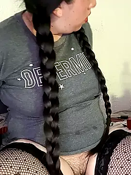 Snapshot of AntoneellaF chatting on 11/12/25, 05:57 AntoneellaF online show from 11/12/25, 05:57