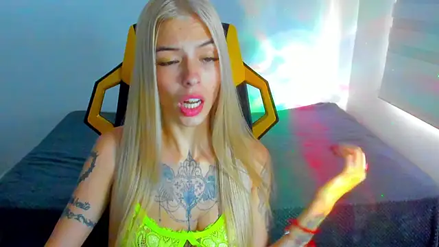 Snapshot of barbiee_05 chatting on 02/21/26, 11:06 barbiee 05 online show from 02/21/26, 11:06