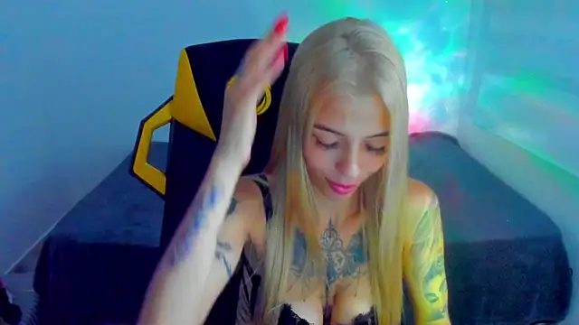 Snapshot of barbiee_05 chatting on 02/24/26, 01:14 barbiee 05 online show from 02/24/26, 01:14