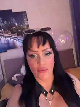 Lolaley2 online show from 11/27/25, 12:18