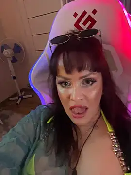 Snapshot of Lolaley2 chatting on 03/07/26, 10:12 Lolaley2 online show from 03/07/26, 10:12