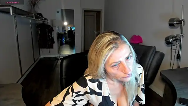 ZoeGrant online show from 02/21/26, 06:31