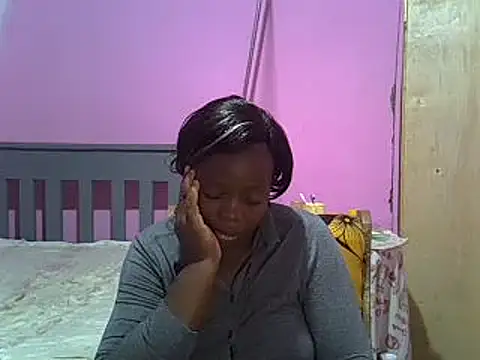 Snapshot of Ebonyceline chatting on 01/28/25, 11:07 Ebonyceline online show from 01/28/25, 11:07