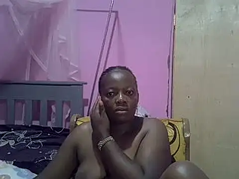 Snapshot of Ebonyceline chatting on 03/06/25, 10:47 Ebonyceline online show from 03/06/25, 10:47