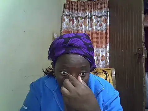 Snapshot of Ebonyceline chatting on 10/31/25, 04:57 Ebonyceline online show from 10/31/25, 04:57