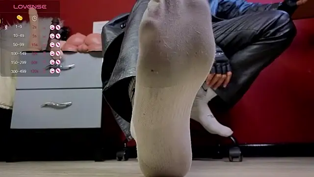 TomLover 12 online show from 11/08/25, 10:19