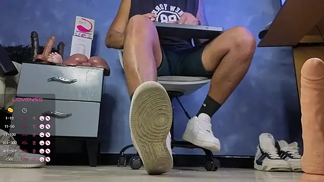 TomLover 12 online show from 02/28/26, 12:55