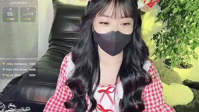 Mya Lee online show from 12/24/24, 07:44