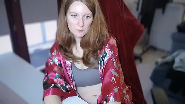 Snapshot of Exotic-Desire chatting on 01/08/26, 08:27 Exotic-Desire online show from 01/08/26, 08:27