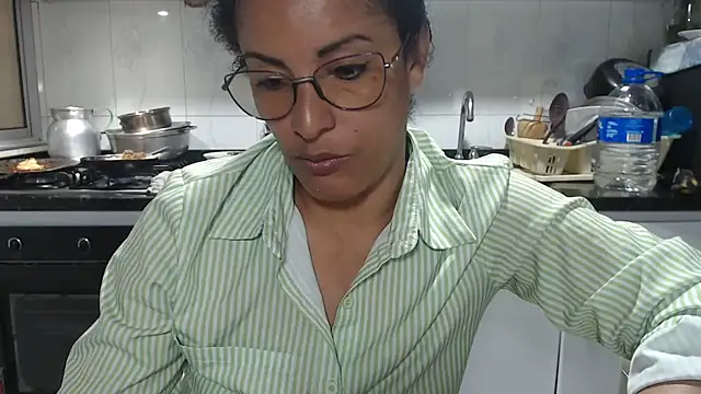 kateleyagrey online show from 12/18/25, 07:20