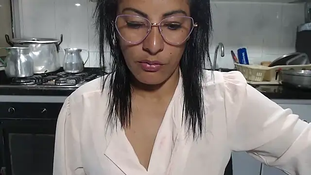 kateleyagrey online show from 04/13/26, 07:52