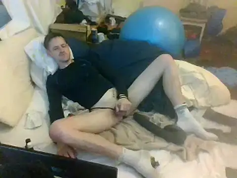 Snapshot of londonfuckwhore1 chatting on 01/31/25, 05:30 londonfuckwhore1 online show from 01/31/25, 05:30