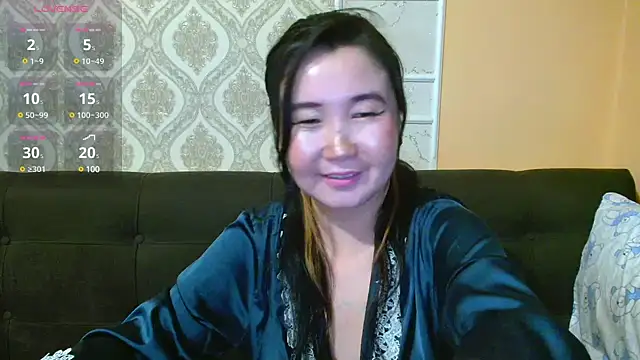 Snapshot of Bet_Lu chatting on 12/13/24, 04:27 Bet Lu online show from 12/13/24, 04:27