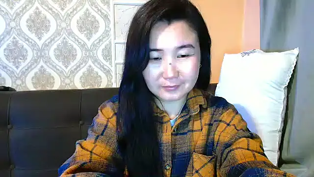 Snapshot of Bet_Lu chatting on 12/22/24, 04:27 Bet Lu online show from 12/22/24, 04:27