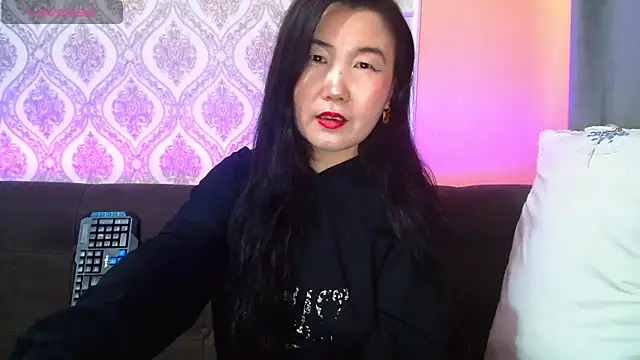 Snapshot of Bet_Lu chatting on 02/13/25, 07:35 Bet Lu online show from 02/13/25, 07:35