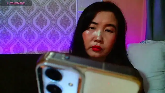 Snapshot of Bet_Lu chatting on 02/15/25, 06:33 Bet Lu online show from 02/15/25, 06:33